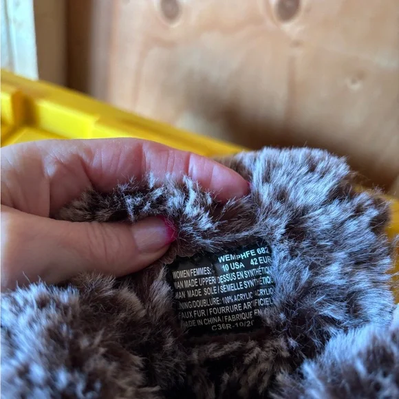 Lugz Women's Brown Fur-Lined Winter Boots - Picture 2 of 4